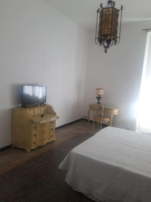 Small Luxury House La Spezia Luaran gambar