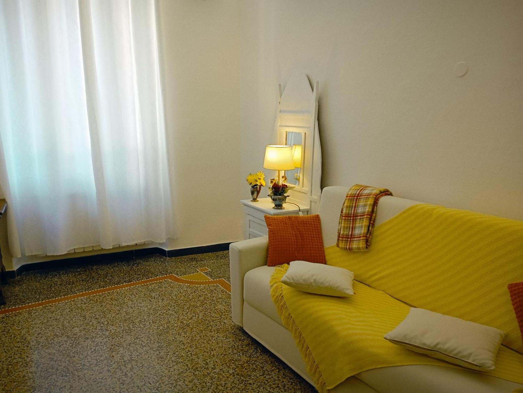 Small Luxury House La Spezia Luaran gambar